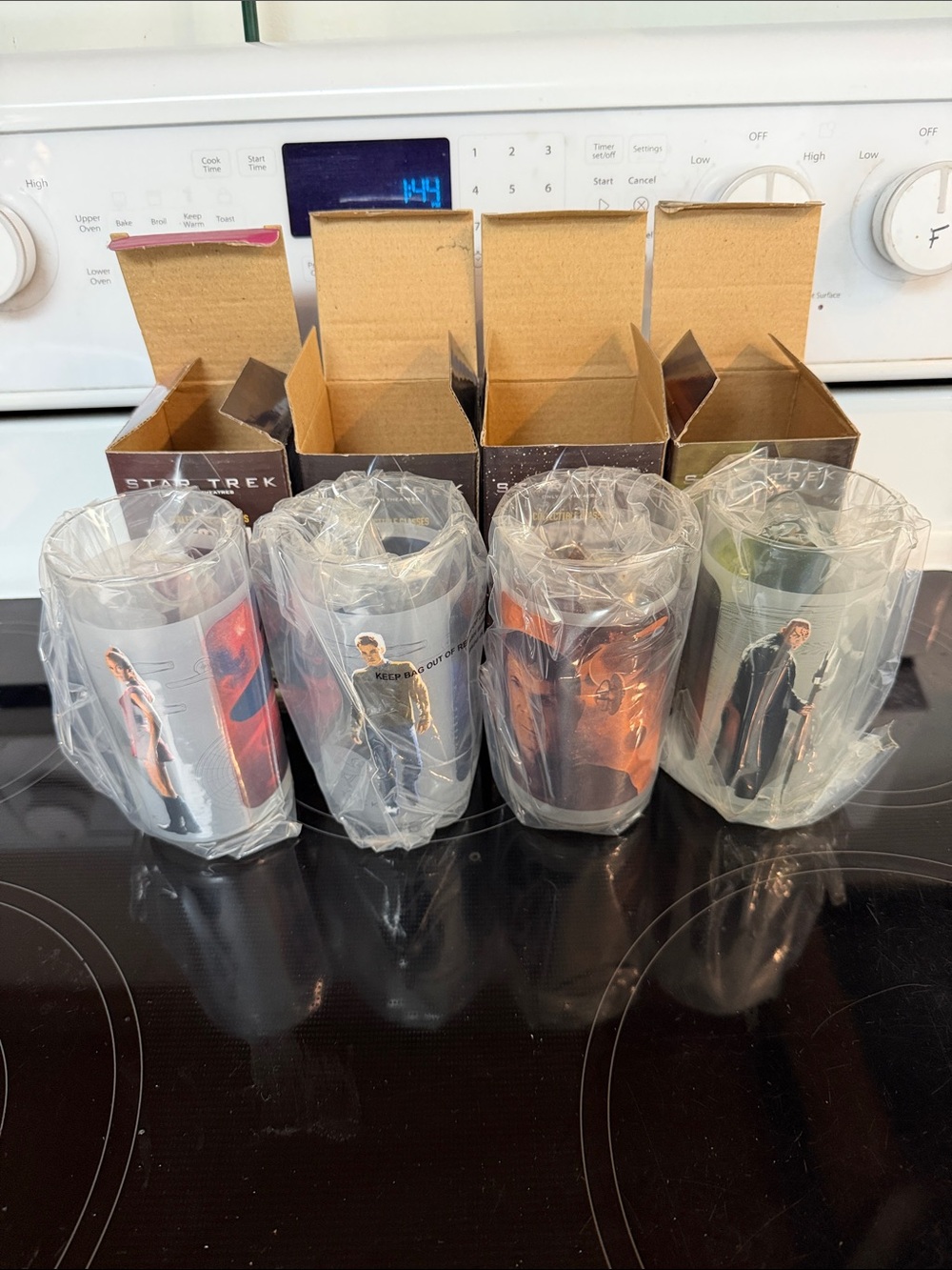 Star Trek Character Pint Glass Set - Assorted Colors